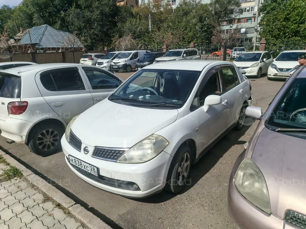 Nissan Tiida 2005